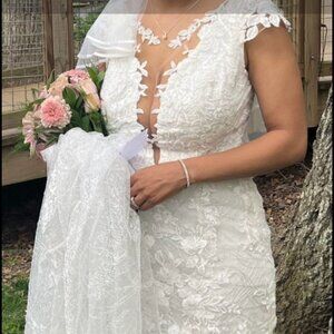 David’s Bridal Lace Wedding Dress – Timeless Look, Clean & Elegant